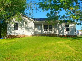 1511 Robertson Ct, Clarksville, TN 37042-6703