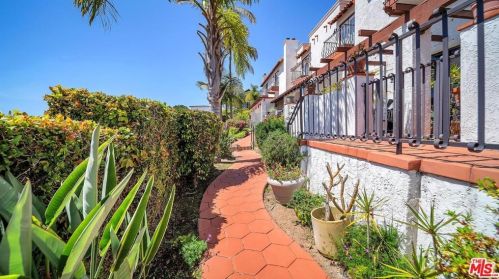 223 Prospect Ave, Redondo Beach, CA 90277-3583
