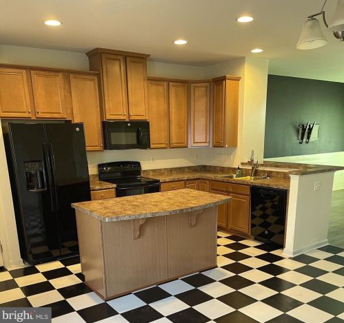 34 Mississippi Pt, Falling Waters WV  25419-1607 exterior