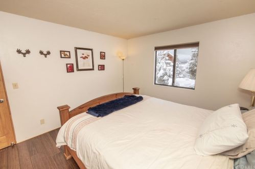 1113 Chimney Peak Rd, Big Bear City CA  92314-8871 exterior