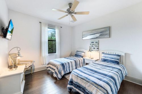 616 Somerset Ct, Marco Island FL  34145-2450 exterior