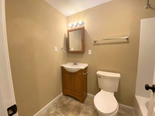 196 Union St, London OH  43140-1537 exterior