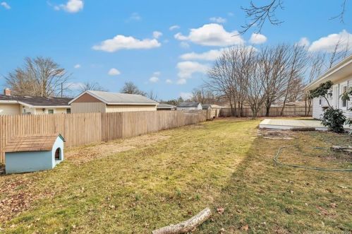 2870 Broadbridge Ave, Stratford CT  06614-2957 exterior