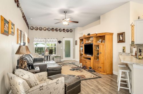 725 Beard Ave, Sebastian FL  32958-4811 exterior