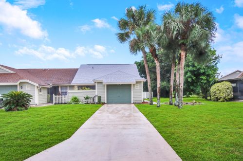 1436 Colchester Cir, Fort Pierce, FL 34952-4270