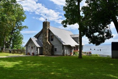 609 Corlear Dr, Willsboro Point, NY 12996-4153