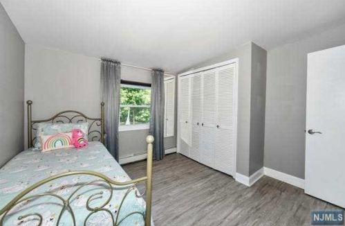 12 River Rd, Oakland NJ  07436-1929 exterior