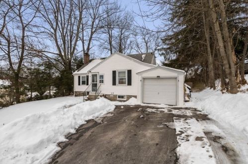 4 Ludington Rd, Worcester MA  01602-3223 exterior