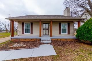 116 Cunningham Pl, Clarksville, TN 37042-5352