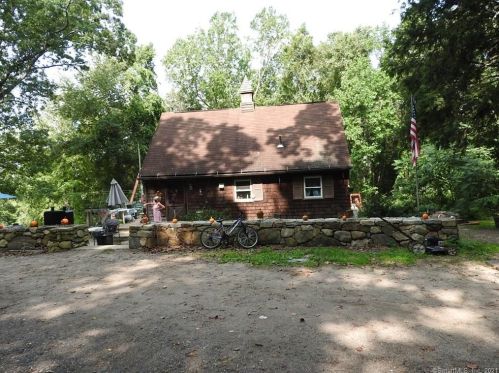 187 Moodus Rd, Moodus, CT 06469-1148