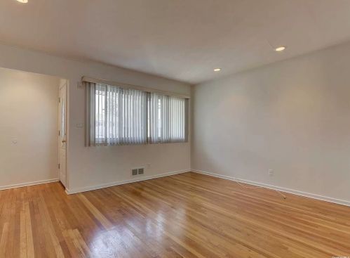 46 Haverford Rd, Hicksville NY  11801-3427 exterior