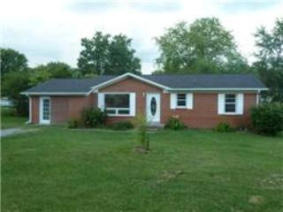 421 Hillwood Rd, Tullahoma, TN 37388-2125