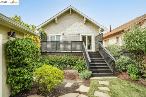 721 45 St, Oakland CA 94609-1802 exterior