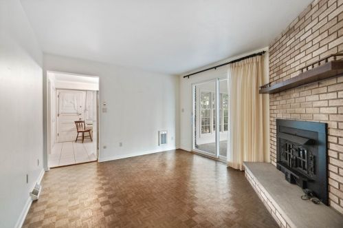 1 Royal Oaks Dr, North Charleroi PA  15022-3329 exterior