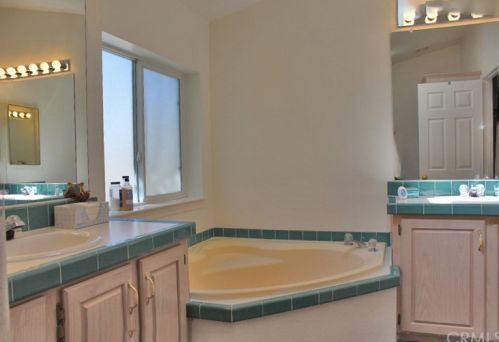 1045 Wendy Ave, Big Bear City CA  92314-9612 exterior