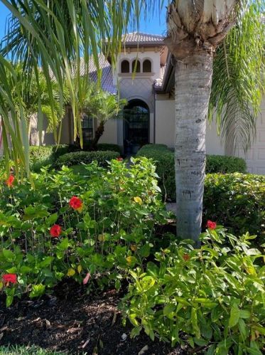7476 Moorgate Point Way, Naples FL  34113-5102 exterior