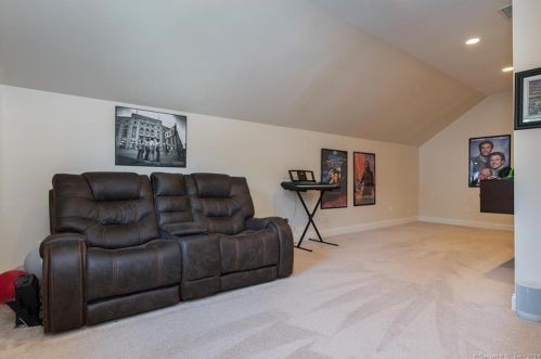 18 Heron Pond Rd, Essex CT  06426-1466 exterior
