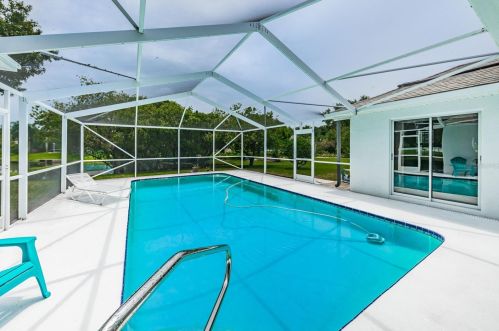 1863 Kinsmere Dr, New Port Richey FL  34655-4539 exterior