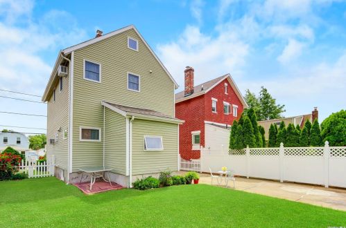 90 Mckee St, Floral Park NY  11001-1618 exterior