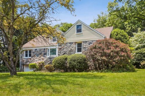 16 Woods End Rd, Stamford, CT 06905-2727