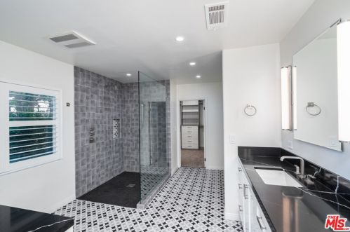 1732 Bonita Vista Dr, La Canada CA  91011-1614 exterior