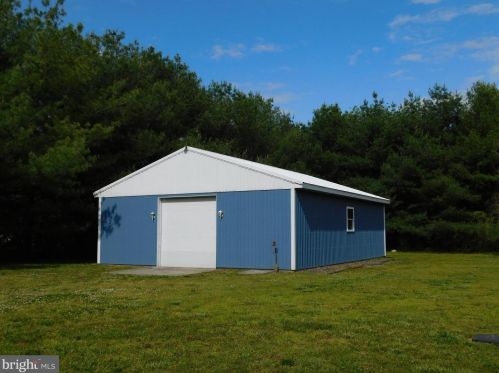 35353 Dannys Dr, Laurel DE  19956-3311 exterior