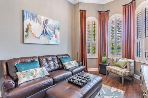 1827 Crooked Oak Ln, Lutz FL  33559-7407 exterior