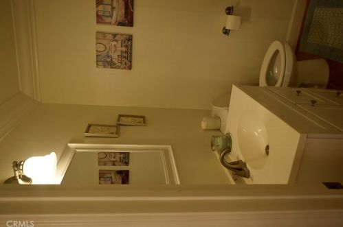 11803 Casimir Ave, Hawthorne CA  90250-1994 exterior