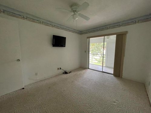 61 Hastings D, West Palm Beach FL  33417-1205 exterior