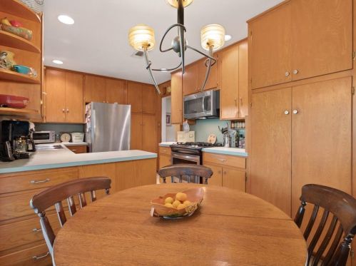 5807 Bullard Dr, Austin TX 78757-4400 exterior