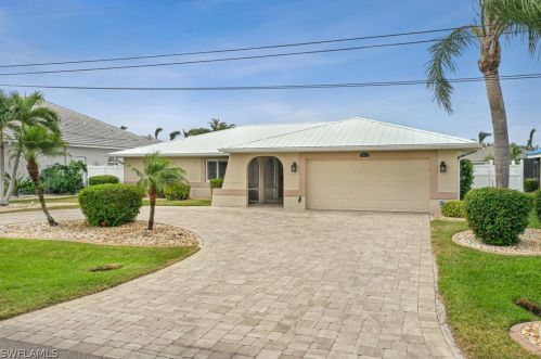 3914 19th Pl, Cape Coral, FL 33904-5013