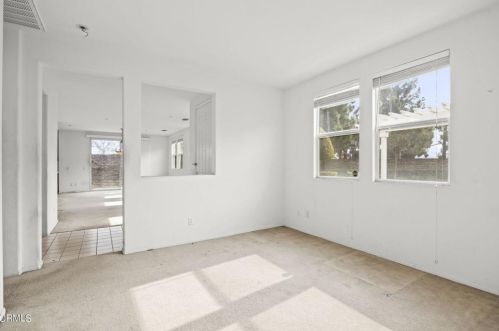 3870 Shakespeare Dr, Oxnard CA  93033-6868 exterior