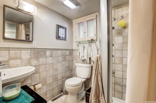 725 Stanford Ave, South Lake Tahoe CA  96150-2417 exterior