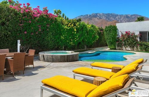 1441 Amelia Way, Palm Springs CA  92262-3446 exterior