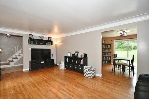 347 Bruceton Rd, Pittsburgh, PA 15236-4501