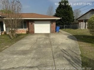6414 Greengate Hill Rd, Fayetteville NC  28303-2117 exterior