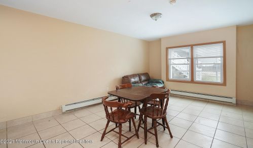 250 Hancock Ave, Pelican Island NJ  08751-2043 exterior