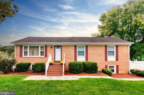 227 Betty Lewis Dr, Fredericksburg, VA 22405-2919