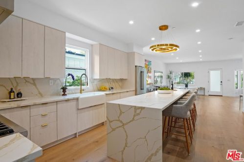 4552 Ethel Ave, North Hollywood CA  91605-4703 exterior