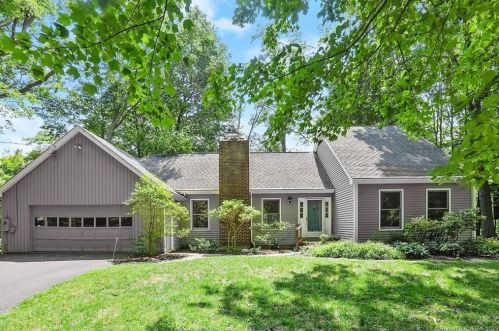 24 Craigmoor Rd, Ridgefield, CT 06877-1709