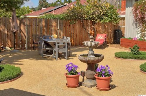 2700 El Caminito, Glendale CA 91214-2934 exterior