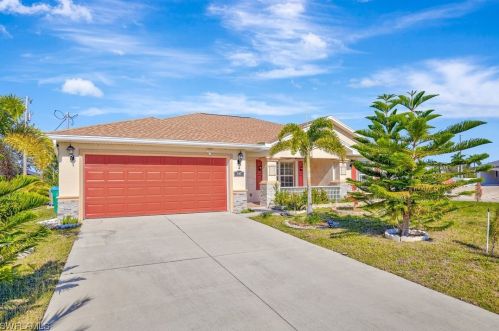 347 27th St, Cape Coral, FL 33904-2728