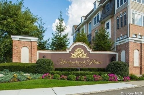 50 Shady Ln, Westbury, NY 11590