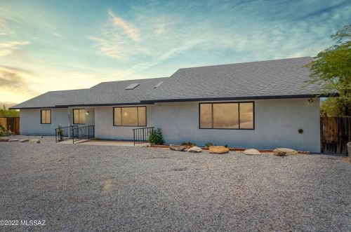 6021 La Canada Dr, Tucson, AZ 85704-1028