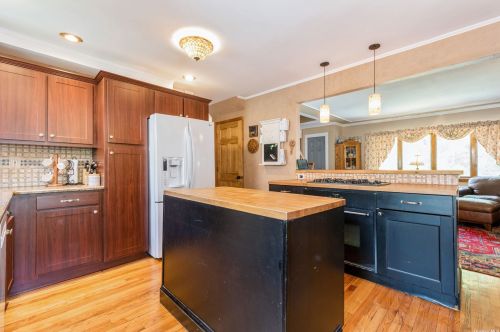 3766 Hudson Ave, Seaford NY  11783-2319 exterior