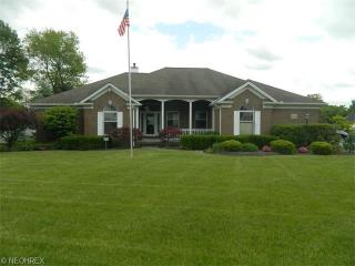 30151 Bonnie View Dr, Willowick, OH 44092-1185