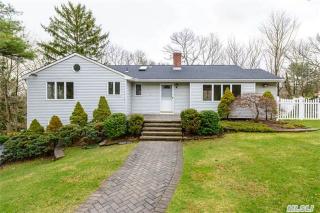 21 Forest Dr, Center Port, NY 11721-1713