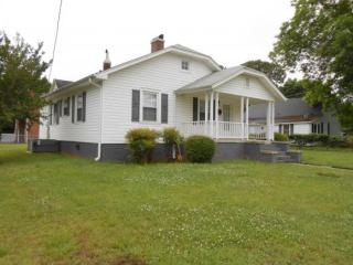 605 Harris St, Burlington, NC 27217-4009