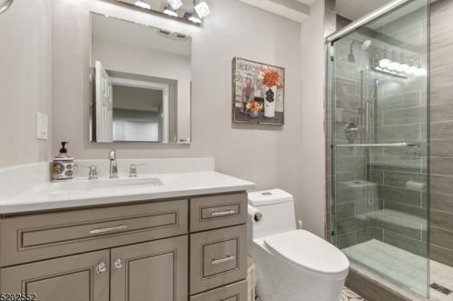 2 York Dr, Princeton NJ  08540-7939 exterior