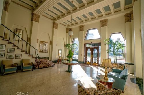 140 Linden Ave, Long Beach, CA 90802-4902